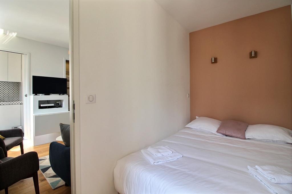 Hôtel Le Colisée Parigi Esterno foto